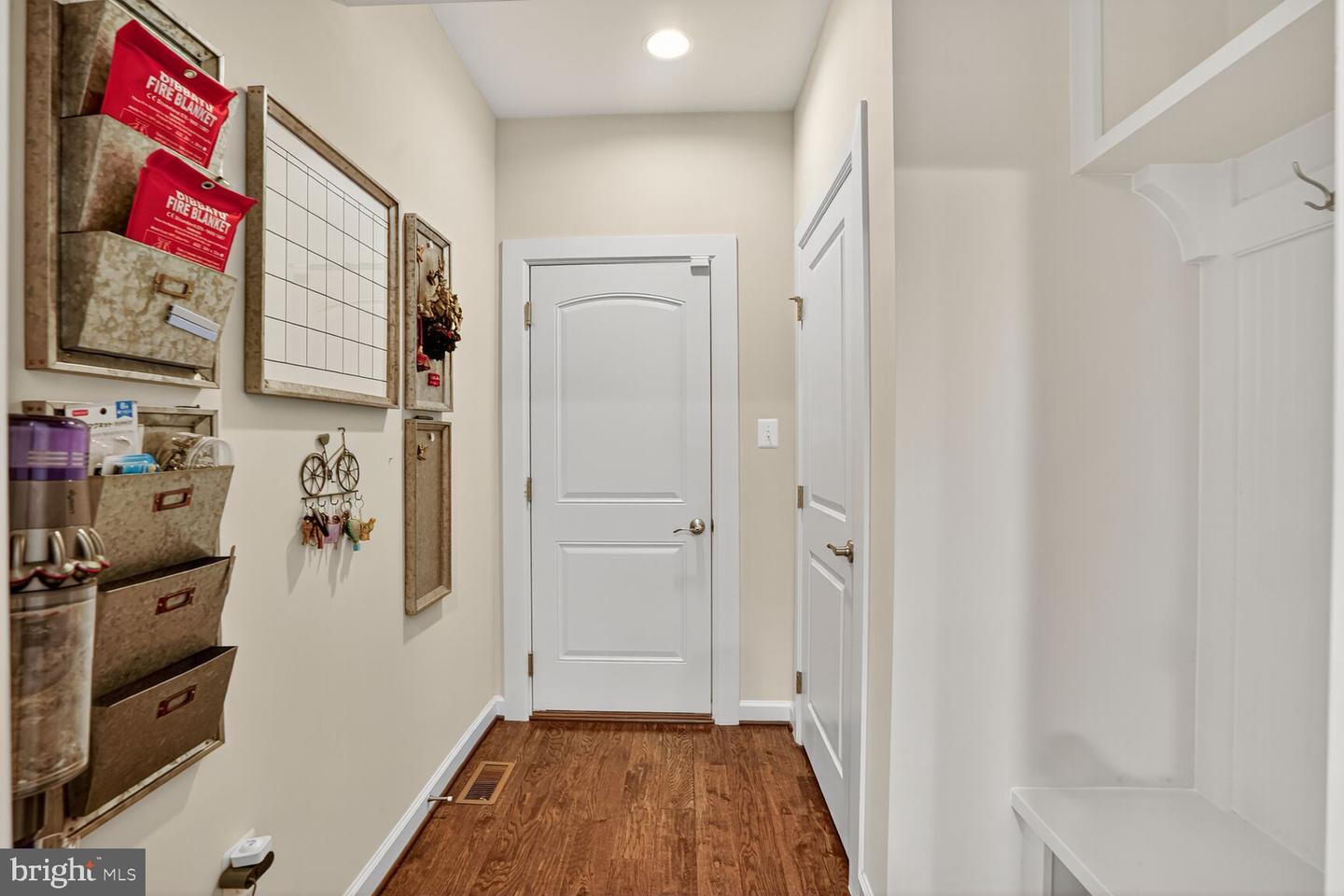 9093 BEAR BRANCH PL, FAIRFAX, Virginia 22031, 4 Bedrooms Bedrooms, ,3 BathroomsBathrooms,Residential,For sale,9093 BEAR BRANCH PL,VAFX2261092 MLS # VAFX2261092