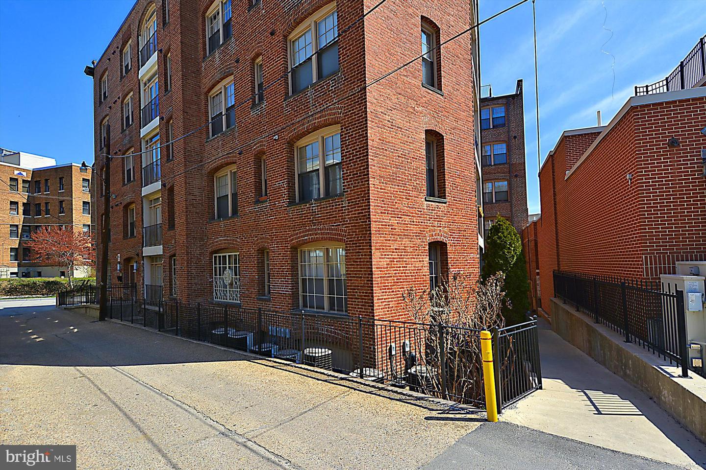 2902 PORTER ST NW #43, WASHINGTON, District Of Columbia 20008, 1 Bedroom Bedrooms, ,1 BathroomBathrooms,Residential,For sale,2902 PORTER ST NW #43,DCDC2215032 MLS # DCDC2215032 2902 PORTER ST NW #43, WASHINGTON, District Of Columbia 20008, 1 Bedroom Bedrooms, ,1 BathroomBathrooms,Residential,For sale,2902 PORTER ST NW #43,DCDC2215032 MLS # DCDC2215032