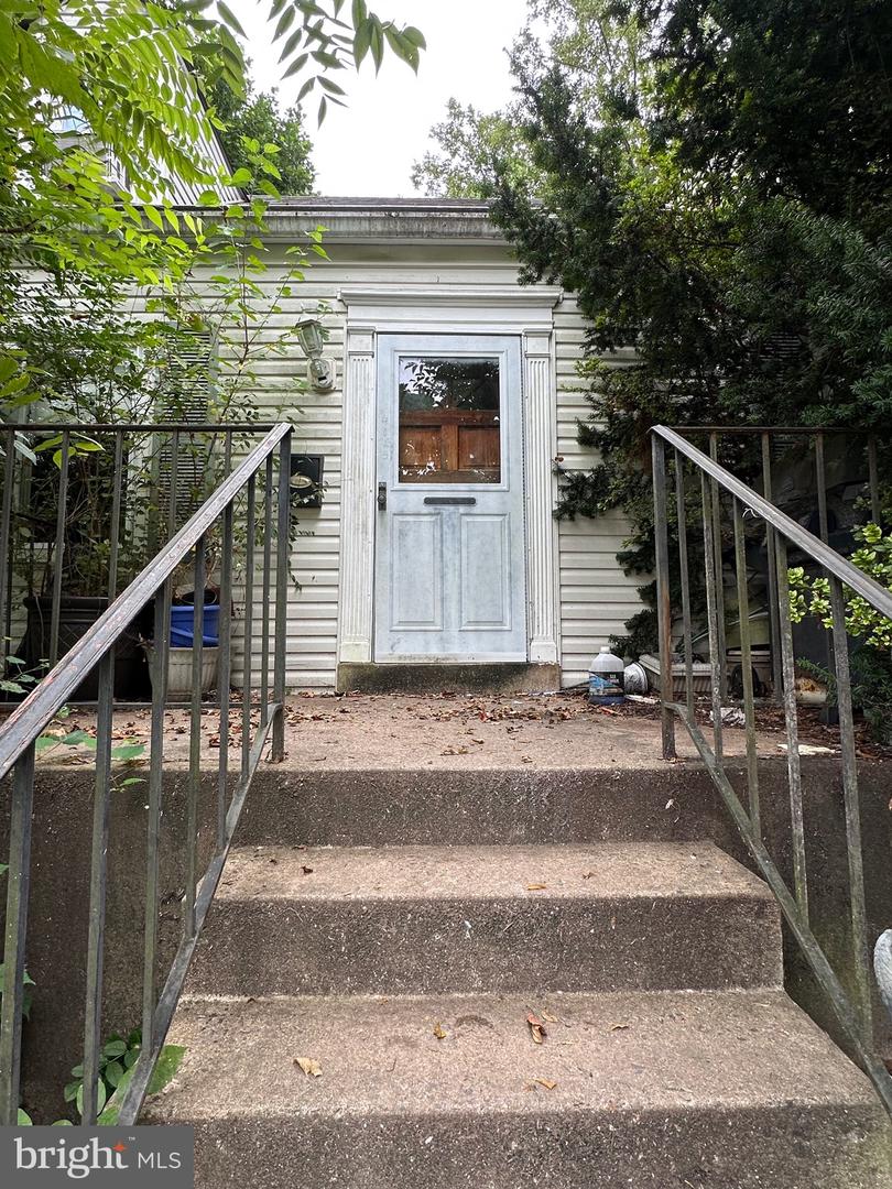 4025 HALLMAN ST, FAIRFAX, Virginia 22030, 2 Bedrooms Bedrooms, ,2 BathroomsBathrooms,Residential,For sale,4025 HALLMAN ST,VAFC2006788 MLS # VAFC2006788