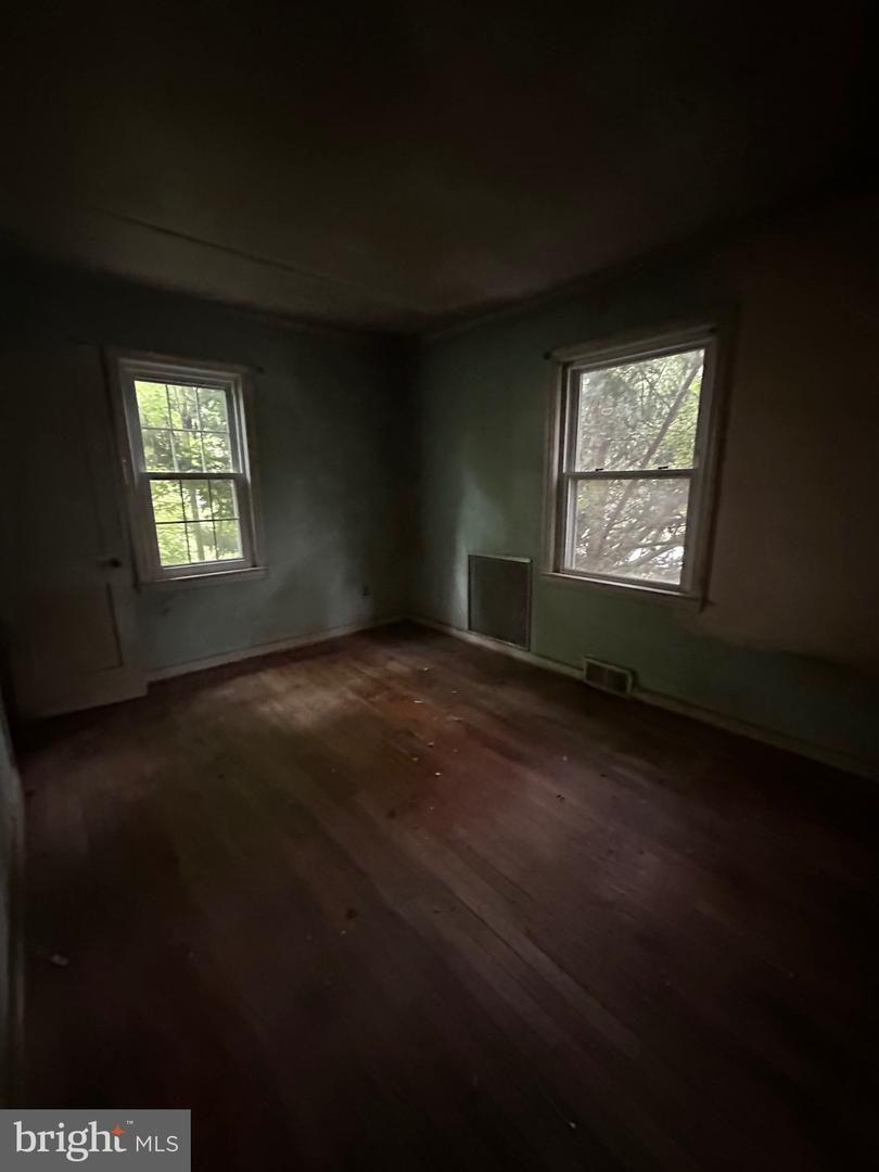4025 HALLMAN ST, FAIRFAX, Virginia 22030, 2 Bedrooms Bedrooms, ,2 BathroomsBathrooms,Residential,For sale,4025 HALLMAN ST,VAFC2006788 MLS # VAFC2006788