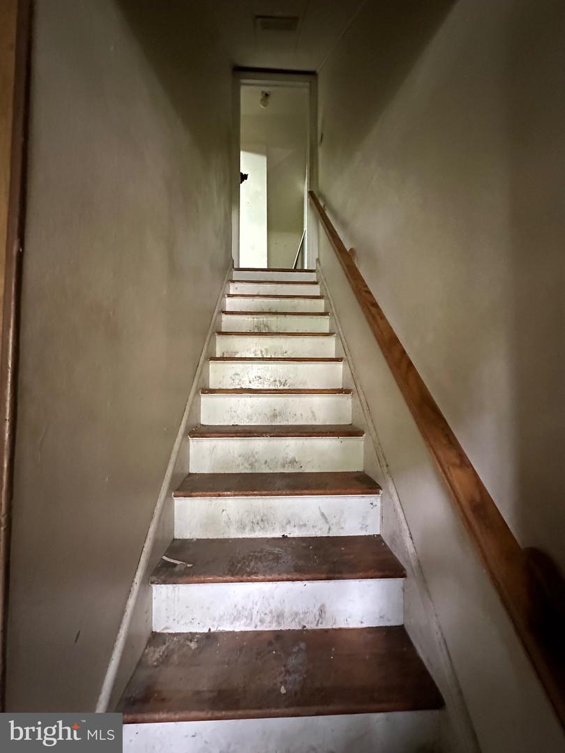 4025 HALLMAN ST, FAIRFAX, Virginia 22030, 2 Bedrooms Bedrooms, ,2 BathroomsBathrooms,Residential,For sale,4025 HALLMAN ST,VAFC2006788 MLS # VAFC2006788