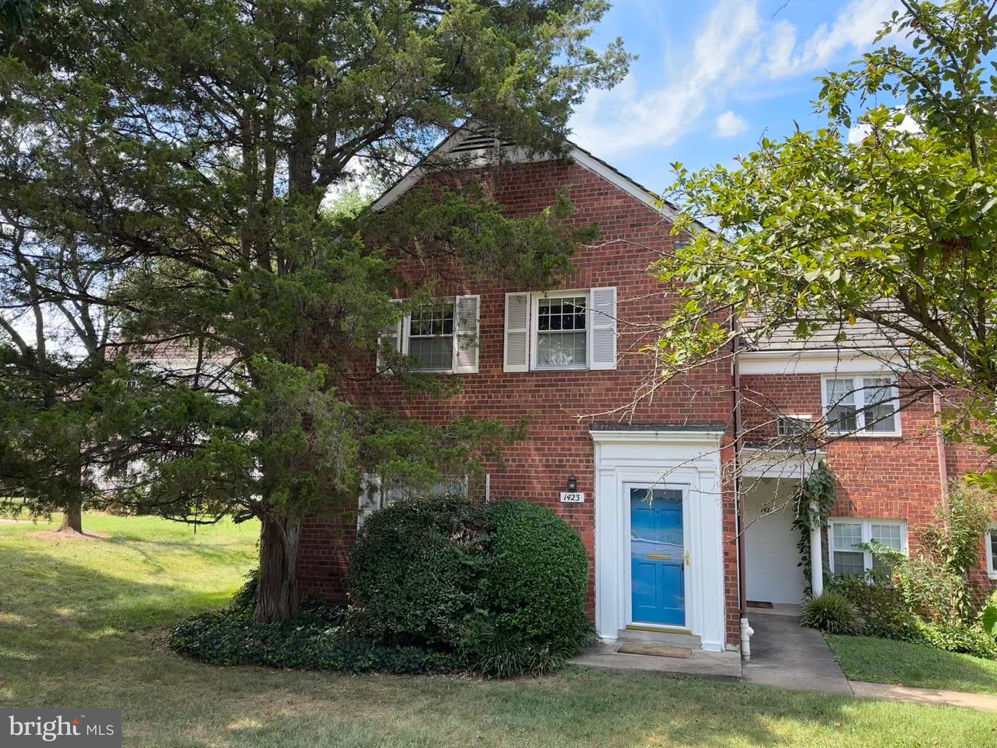1423 MARTHA CUSTIS DR, ALEXANDRIA, Virginia 22302, 1 Bedroom Bedrooms, 5 Rooms Rooms,1 BathroomBathrooms,Residential,For sale,1423 MARTHA CUSTIS DR,VAAX2048556 MLS # VAAX2048556