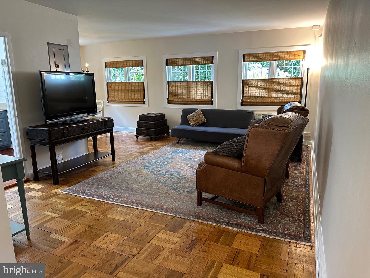 1423 MARTHA CUSTIS DR, ALEXANDRIA, Virginia 22302, 1 Bedroom Bedrooms, 5 Rooms Rooms,1 BathroomBathrooms,Residential,For sale,1423 MARTHA CUSTIS DR,VAAX2048556 MLS # VAAX2048556