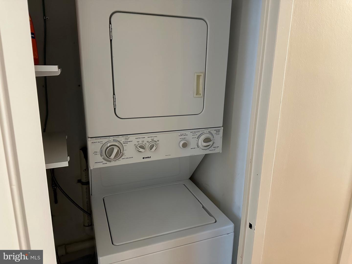 1423 MARTHA CUSTIS DR, ALEXANDRIA, Virginia 22302, 1 Bedroom Bedrooms, 5 Rooms Rooms,1 BathroomBathrooms,Residential,For sale,1423 MARTHA CUSTIS DR,VAAX2048556 MLS # VAAX2048556