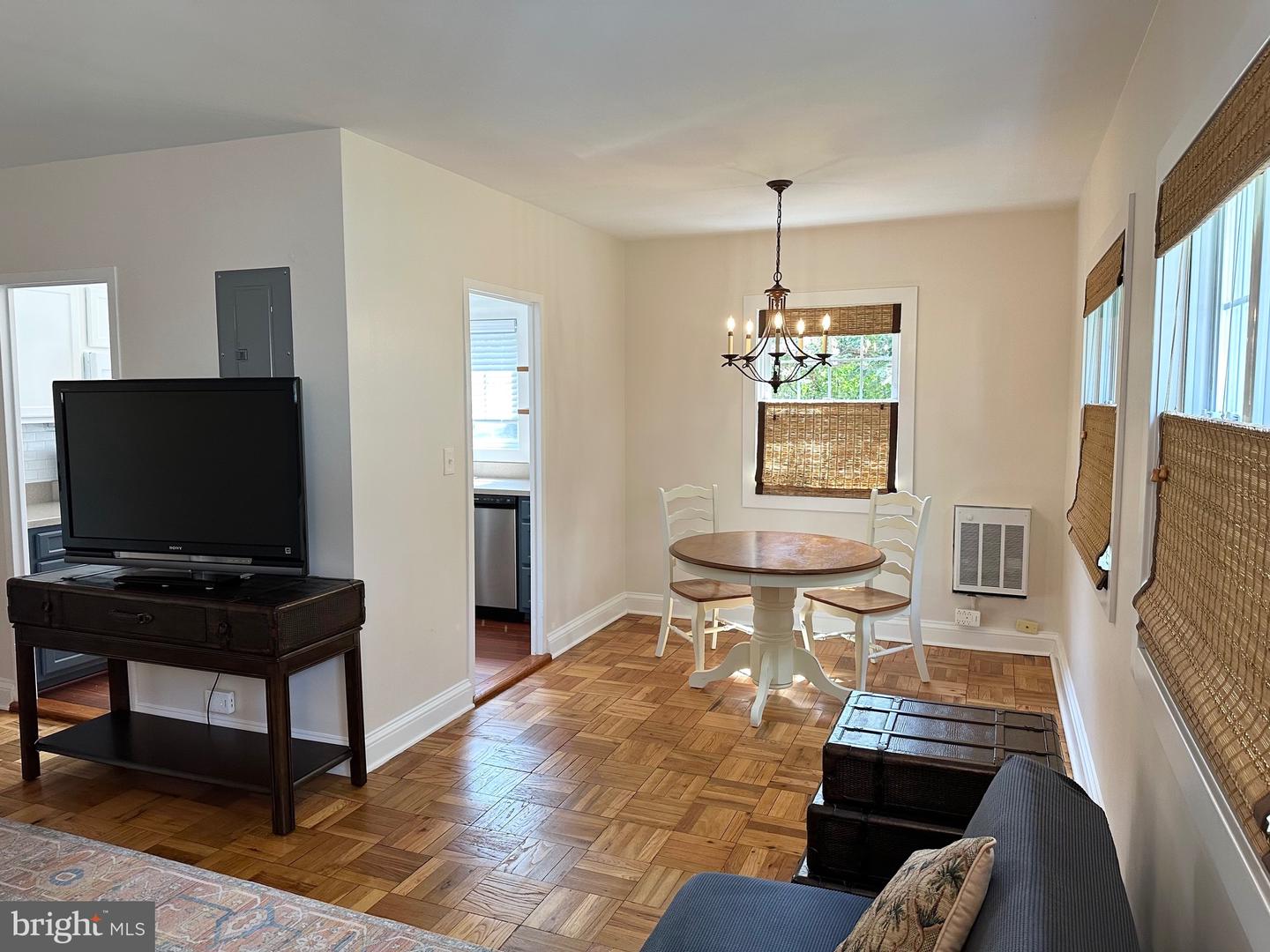 1423 MARTHA CUSTIS DR, ALEXANDRIA, Virginia 22302, 1 Bedroom Bedrooms, 5 Rooms Rooms,1 BathroomBathrooms,Residential,For sale,1423 MARTHA CUSTIS DR,VAAX2048556 MLS # VAAX2048556