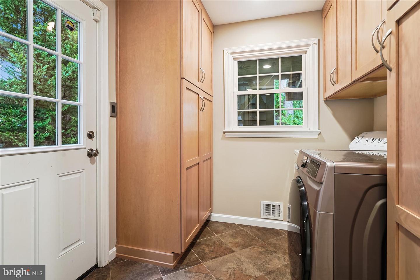 7921 JOURNEY LN, SPRINGFIELD, Virginia 22153, 4 Bedrooms Bedrooms, ,3 BathroomsBathrooms,Residential,For sale,7921 JOURNEY LN,VAFX2261124 MLS # VAFX2261124