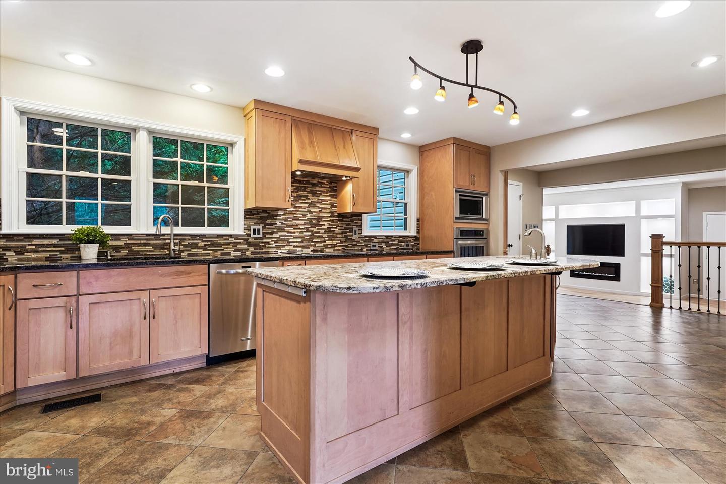7921 JOURNEY LN, SPRINGFIELD, Virginia 22153, 4 Bedrooms Bedrooms, ,3 BathroomsBathrooms,Residential,For sale,7921 JOURNEY LN,VAFX2261124 MLS # VAFX2261124
