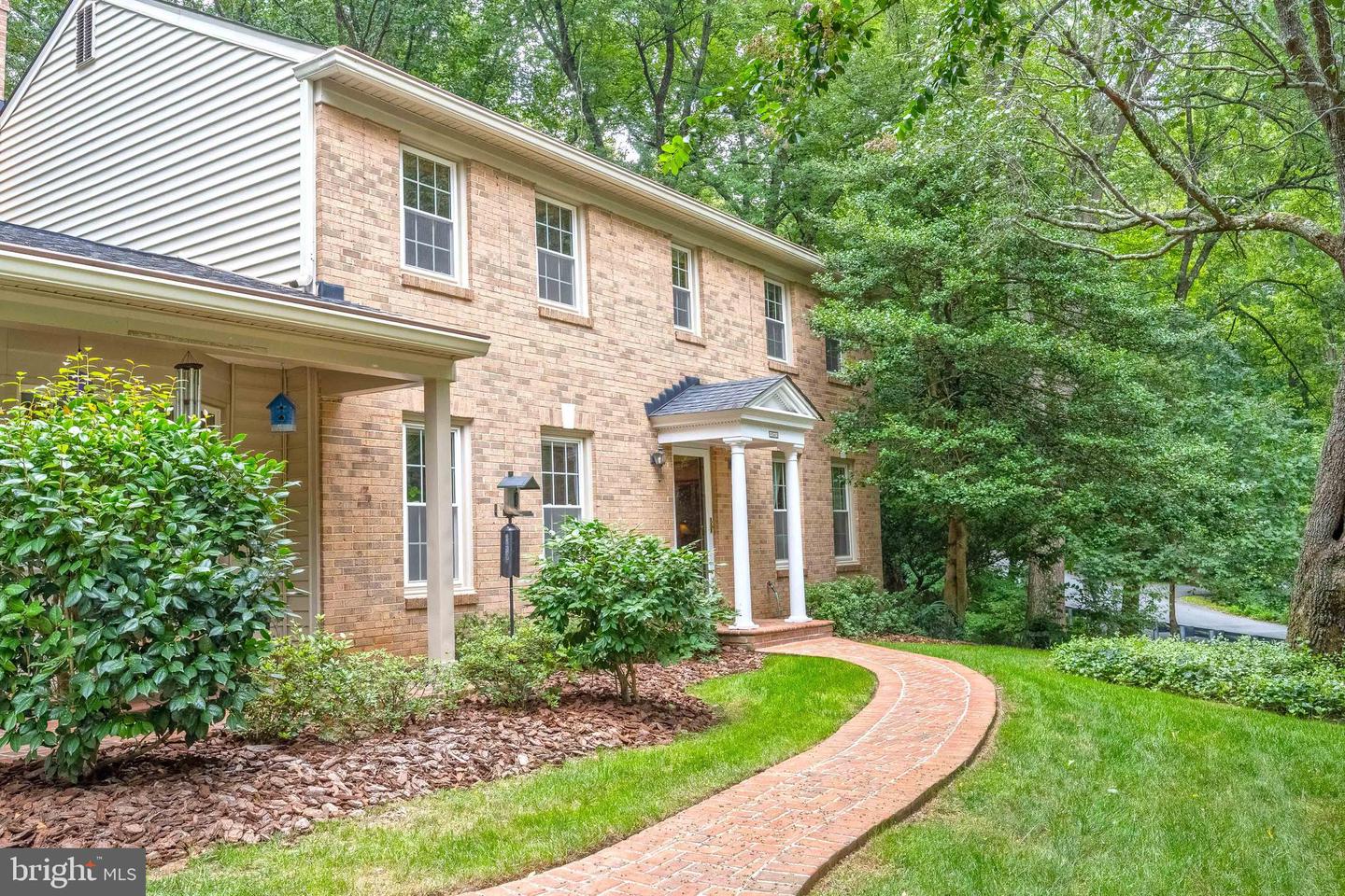 9260 ELJAMES DR, FAIRFAX, Virginia 22032, 4 Bedrooms Bedrooms, 14 Rooms Rooms,2 BathroomsBathrooms,Residential,For sale,9260 ELJAMES DR,VAFX2261182 MLS # VAFX2261182