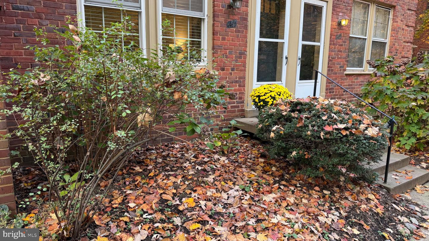 1415 S EDGEWOOD ST #463, ARLINGTON, Virginia 22204, 1 Bedroom Bedrooms, ,1 BathroomBathrooms,Residential,For sale,1415 S EDGEWOOD ST #463,VAAR2062154 MLS # VAAR2062154 1415 S EDGEWOOD ST #463, ARLINGTON, Virginia 22204, 1 Bedroom Bedrooms, ,1 BathroomBathrooms,Residential,For sale,1415 S EDGEWOOD ST #463,VAAR2062154 MLS # VAAR2062154