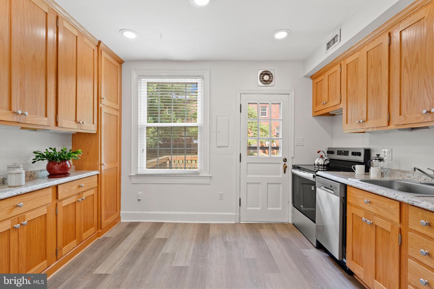 1415 S EDGEWOOD ST #463, ARLINGTON, Virginia 22204, 1 Bedroom Bedrooms, ,1 BathroomBathrooms,Residential,For sale,1415 S EDGEWOOD ST #463,VAAR2062154 MLS # VAAR2062154