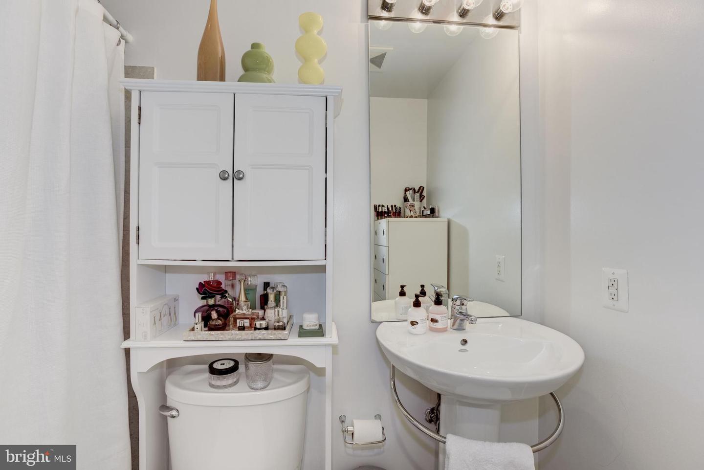 1240 4TH ST NW #200, WASHINGTON, District Of Columbia 20001, 2 Bedrooms Bedrooms, ,2 BathroomsBathrooms,Residential,For sale,1240 4TH ST NW #200,DCDC2214758 MLS # DCDC2214758