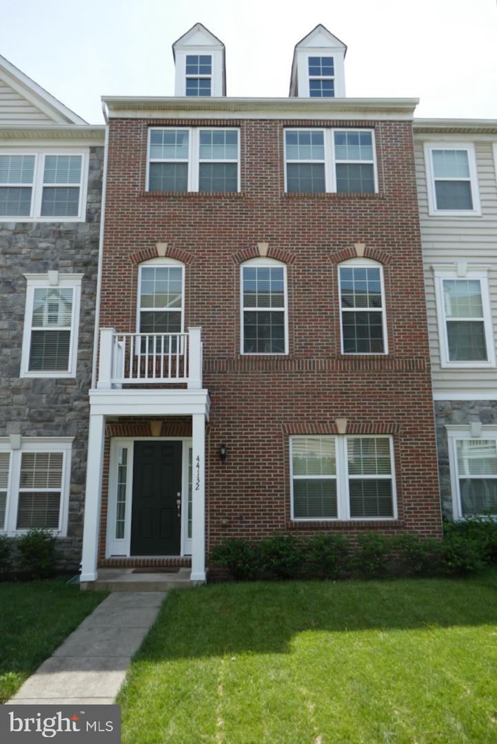 44132 PUMA SQ, CHANTILLY, Virginia 20152, 4 Bedrooms Bedrooms, ,3 BathroomsBathrooms,Residential,For sale,44132 PUMA SQ,VALO2104436 MLS # VALO2104436