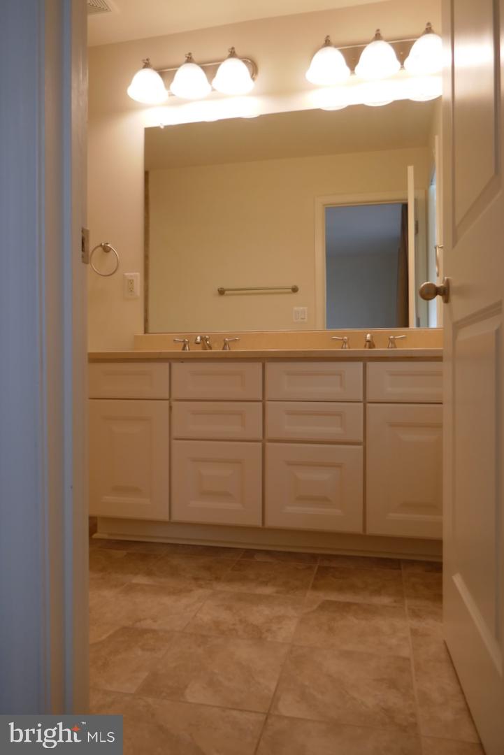 44132 PUMA SQ, CHANTILLY, Virginia 20152, 4 Bedrooms Bedrooms, ,3 BathroomsBathrooms,Residential,For sale,44132 PUMA SQ,VALO2104436 MLS # VALO2104436