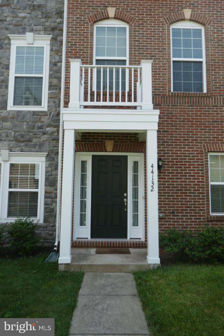 44132 PUMA SQ, CHANTILLY, Virginia 20152, 4 Bedrooms Bedrooms, ,3 BathroomsBathrooms,Residential,For sale,44132 PUMA SQ,VALO2104436 MLS # VALO2104436