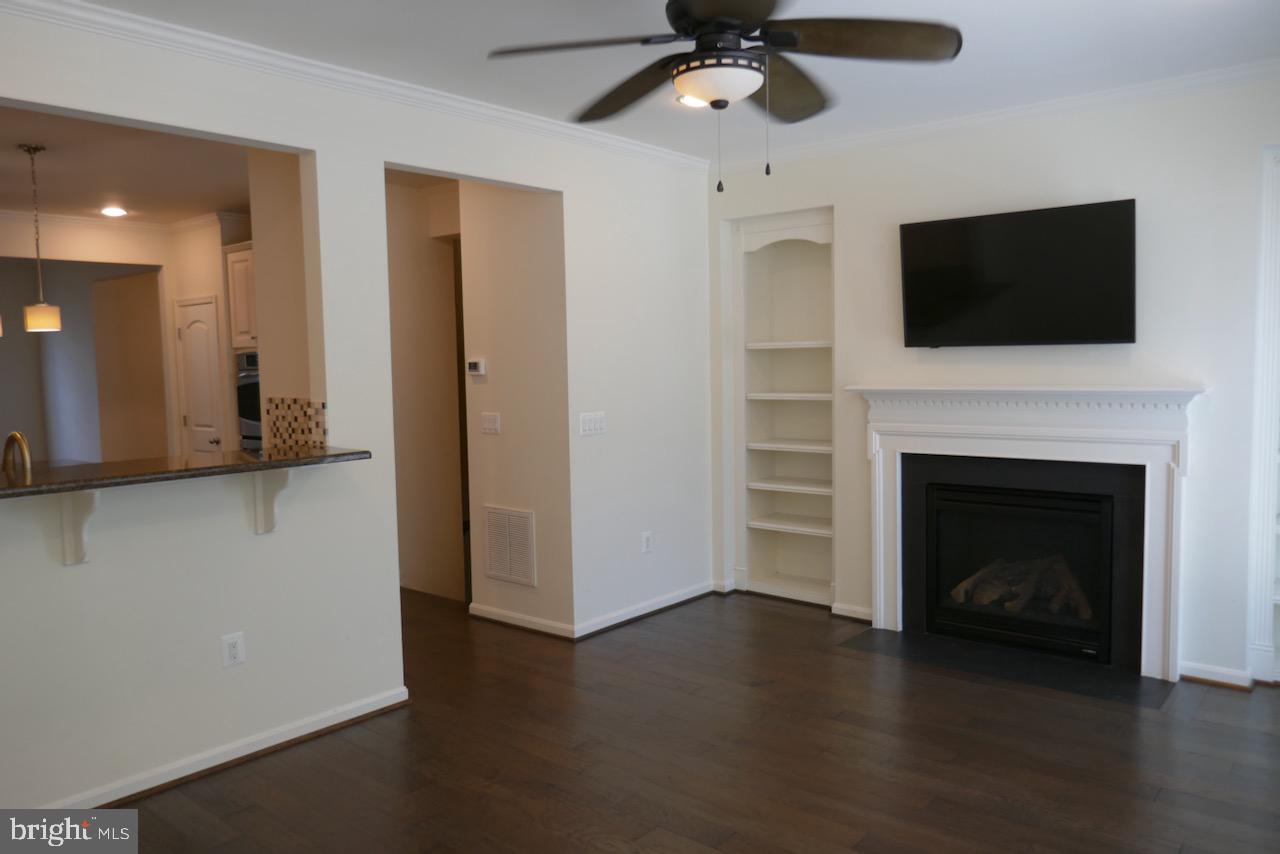 44132 PUMA SQ, CHANTILLY, Virginia 20152, 4 Bedrooms Bedrooms, ,3 BathroomsBathrooms,Residential,For sale,44132 PUMA SQ,VALO2104436 MLS # VALO2104436