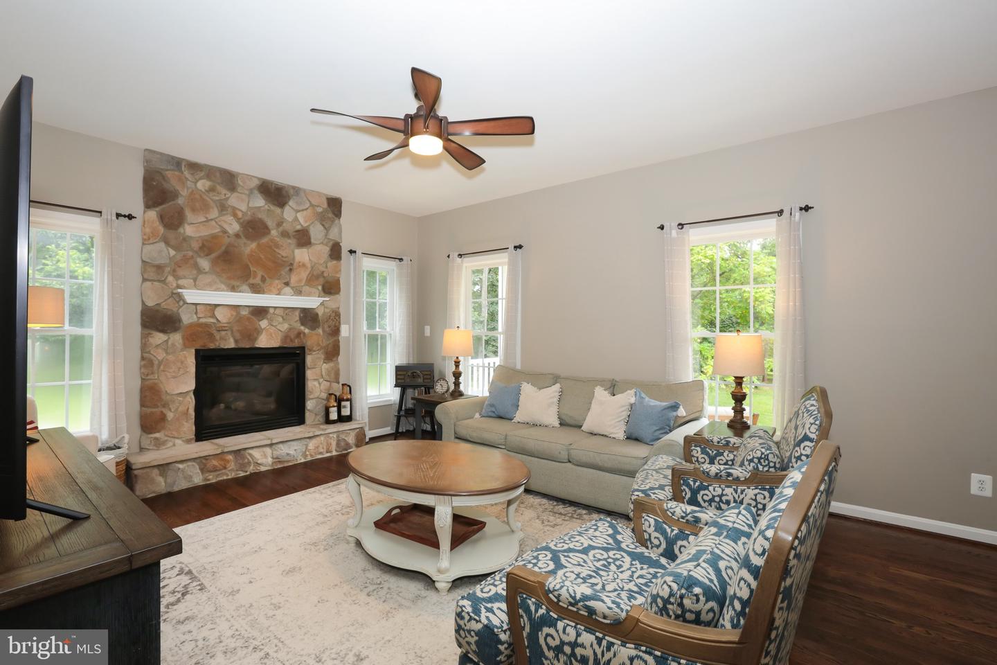 8404 ROGUES RD, WARRENTON, Virginia 20187, 3 Bedrooms Bedrooms, 13 Rooms Rooms,3 BathroomsBathrooms,Residential,For sale,8404 ROGUES RD,VAFQ2017908 MLS # VAFQ2017908