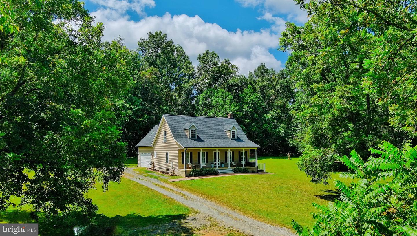 8404 ROGUES RD, WARRENTON, Virginia 20187, 3 Bedrooms Bedrooms, 13 Rooms Rooms,3 BathroomsBathrooms,Residential,For sale,8404 ROGUES RD,VAFQ2017908 MLS # VAFQ2017908
