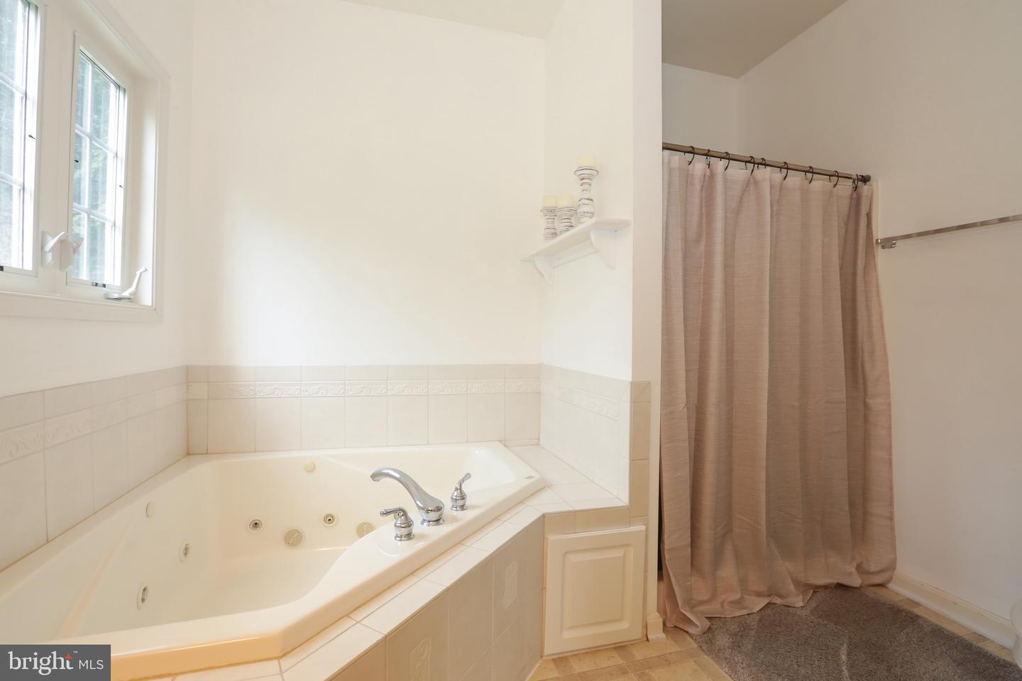 8404 ROGUES RD, WARRENTON, Virginia 20187, 3 Bedrooms Bedrooms, 13 Rooms Rooms,3 BathroomsBathrooms,Residential,For sale,8404 ROGUES RD,VAFQ2017908 MLS # VAFQ2017908