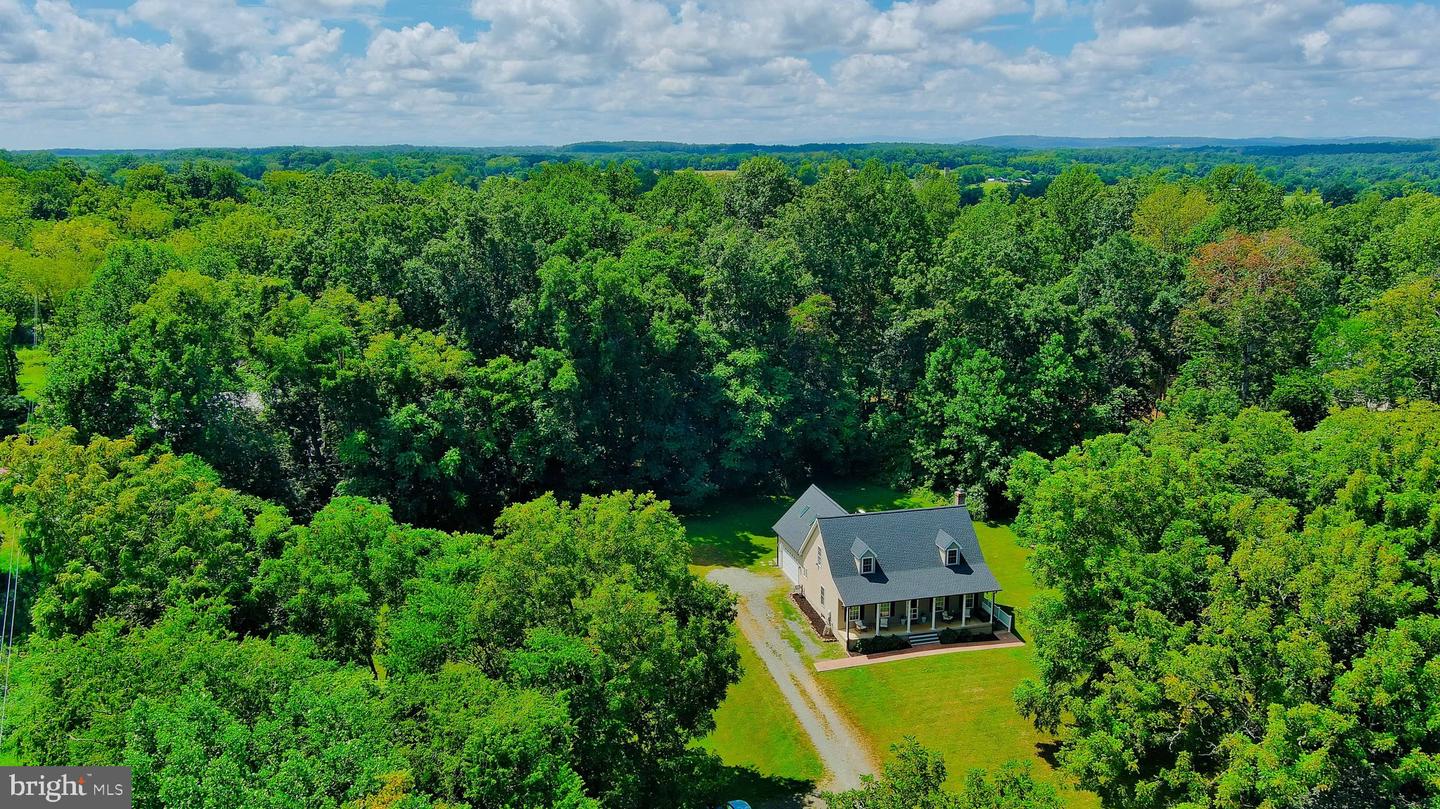 8404 ROGUES RD, WARRENTON, Virginia 20187, 3 Bedrooms Bedrooms, 13 Rooms Rooms,3 BathroomsBathrooms,Residential,For sale,8404 ROGUES RD,VAFQ2017908 MLS # VAFQ2017908