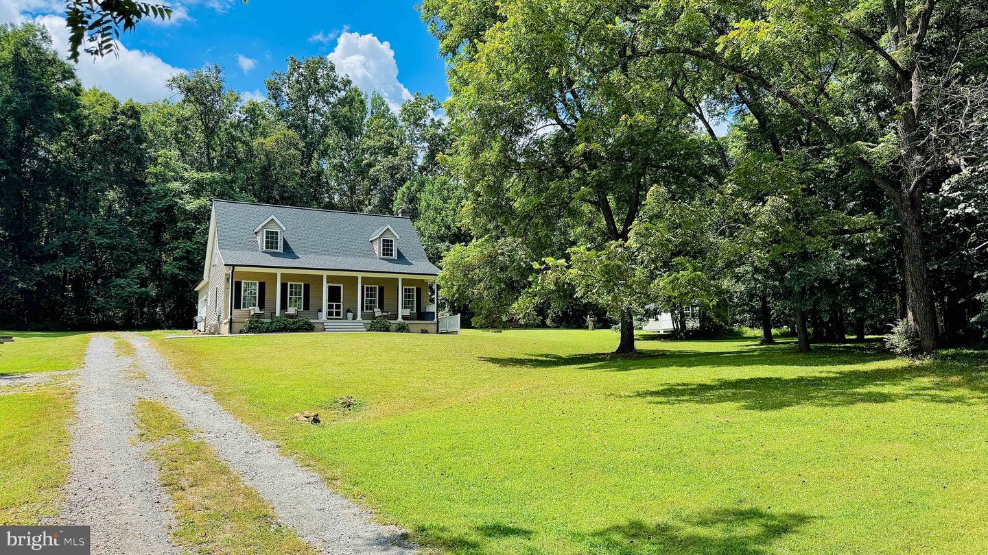 8404 ROGUES RD, WARRENTON, Virginia 20187, 3 Bedrooms Bedrooms, 13 Rooms Rooms,3 BathroomsBathrooms,Residential,For sale,8404 ROGUES RD,VAFQ2017908 MLS # VAFQ2017908