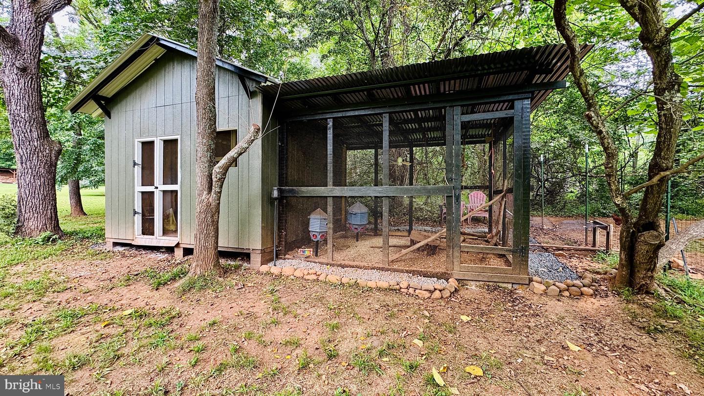 8404 ROGUES RD, WARRENTON, Virginia 20187, 3 Bedrooms Bedrooms, 13 Rooms Rooms,3 BathroomsBathrooms,Residential,For sale,8404 ROGUES RD,VAFQ2017908 MLS # VAFQ2017908