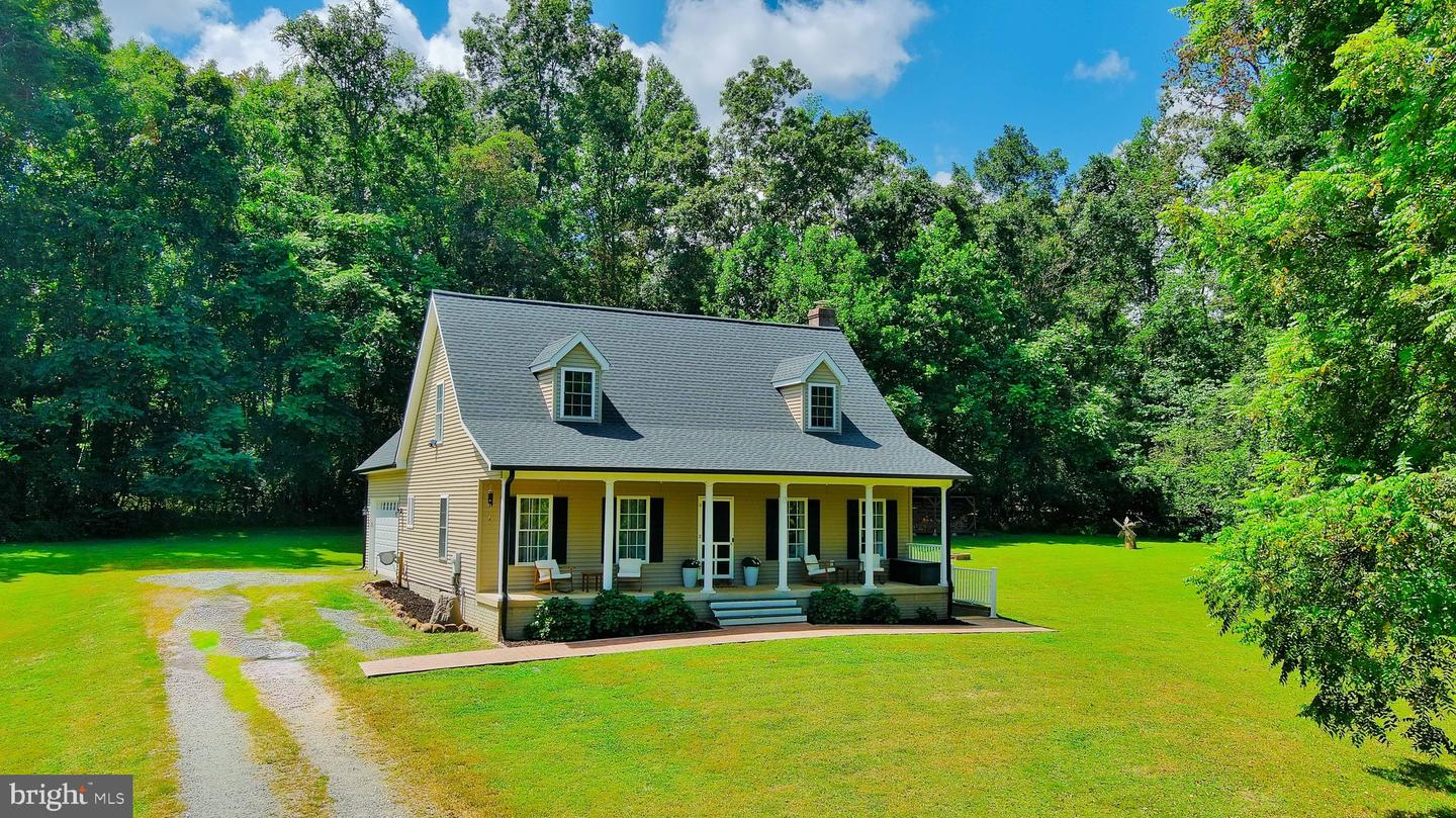 8404 ROGUES RD, WARRENTON, Virginia 20187, 3 Bedrooms Bedrooms, 13 Rooms Rooms,3 BathroomsBathrooms,Residential,For sale,8404 ROGUES RD,VAFQ2017908 MLS # VAFQ2017908