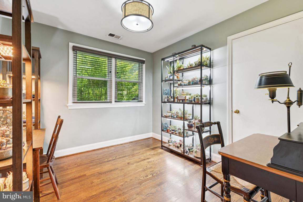10319 CLEVELAND ST, FAIRFAX, Virginia 22030, 3 Bedrooms Bedrooms, ,2 BathroomsBathrooms,Residential,For sale,10319 CLEVELAND ST,VAFC2006780 MLS # VAFC2006780