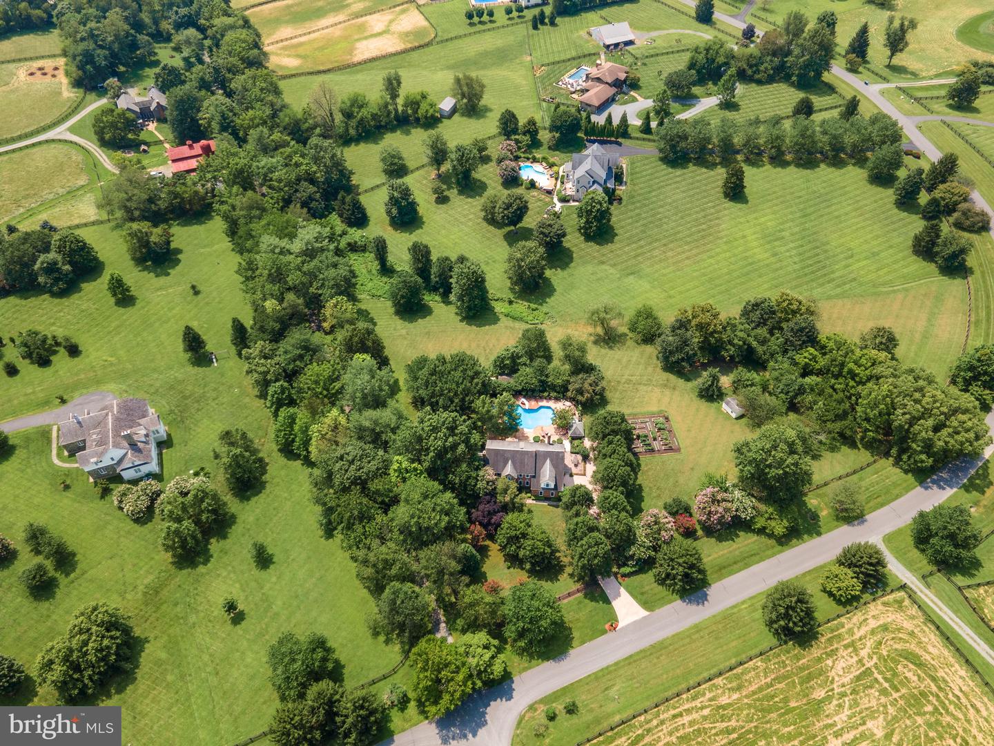 15700 TRAPSHIRE CT, WATERFORD, Virginia 20197, 5 Bedrooms Bedrooms, ,3 BathroomsBathrooms,Residential,For sale,15700 TRAPSHIRE CT,VALO2104380 MLS # VALO2104380