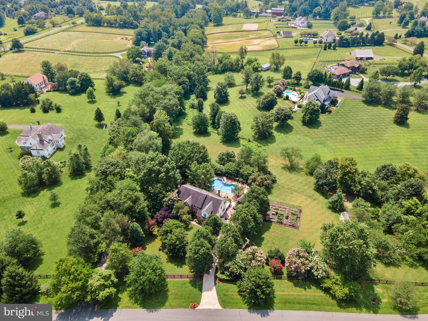 15700 TRAPSHIRE CT, WATERFORD, Virginia 20197, 5 Bedrooms Bedrooms, ,3 BathroomsBathrooms,Residential,For sale,15700 TRAPSHIRE CT,VALO2104380 MLS # VALO2104380