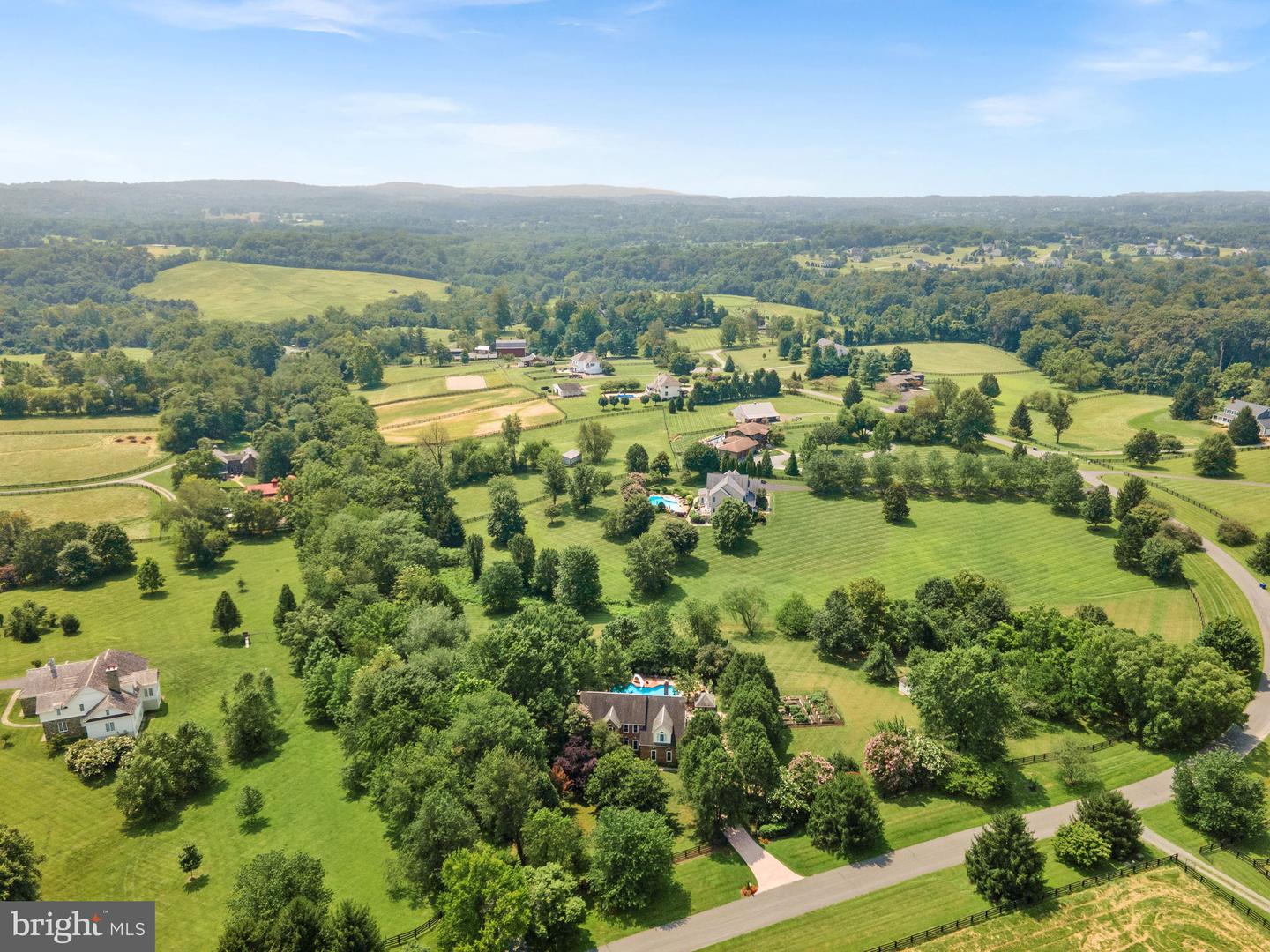 15700 TRAPSHIRE CT, WATERFORD, Virginia 20197, 5 Bedrooms Bedrooms, ,3 BathroomsBathrooms,Residential,For sale,15700 TRAPSHIRE CT,VALO2104380 MLS # VALO2104380