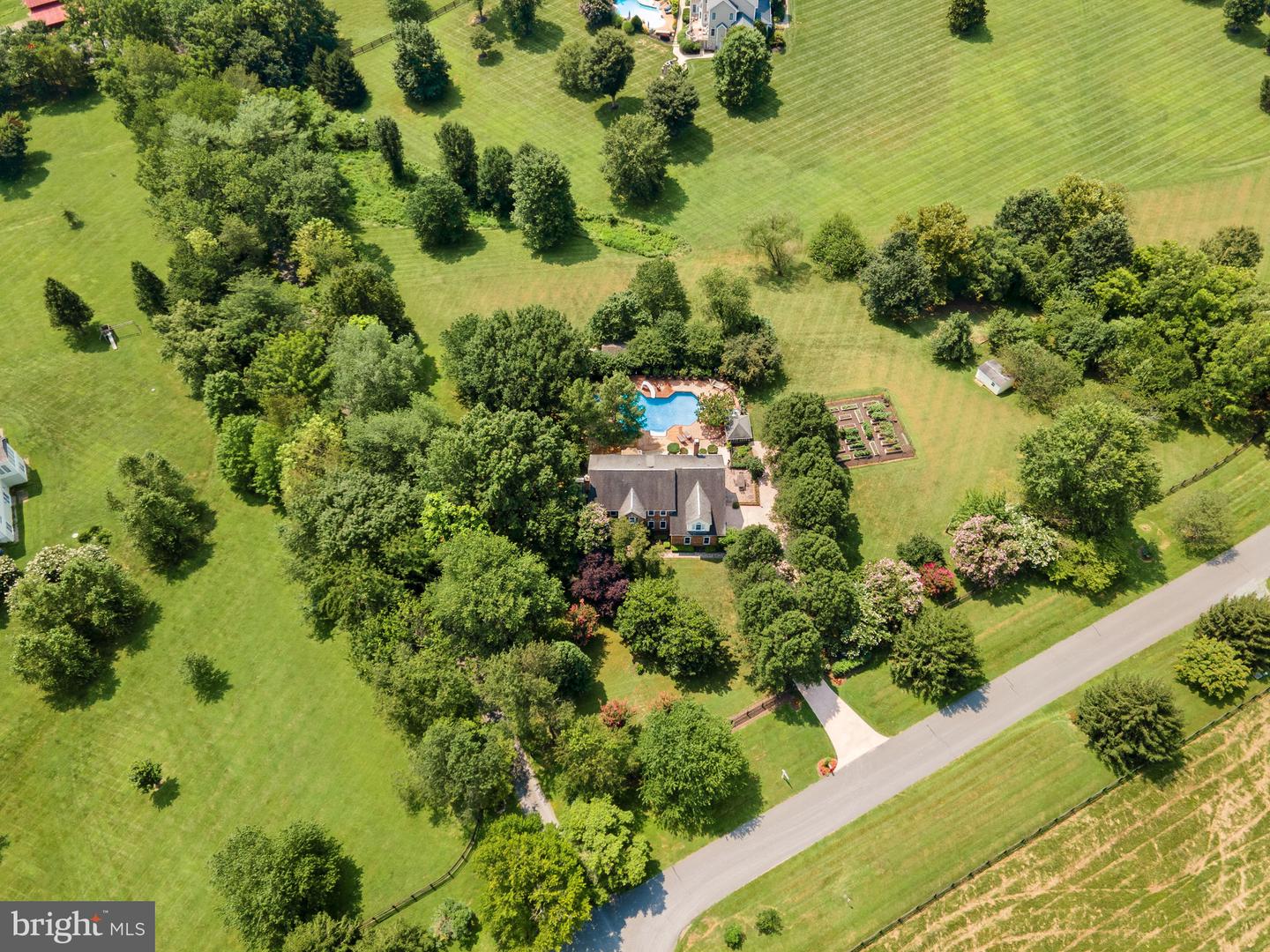 15700 TRAPSHIRE CT, WATERFORD, Virginia 20197, 5 Bedrooms Bedrooms, ,3 BathroomsBathrooms,Residential,For sale,15700 TRAPSHIRE CT,VALO2104380 MLS # VALO2104380