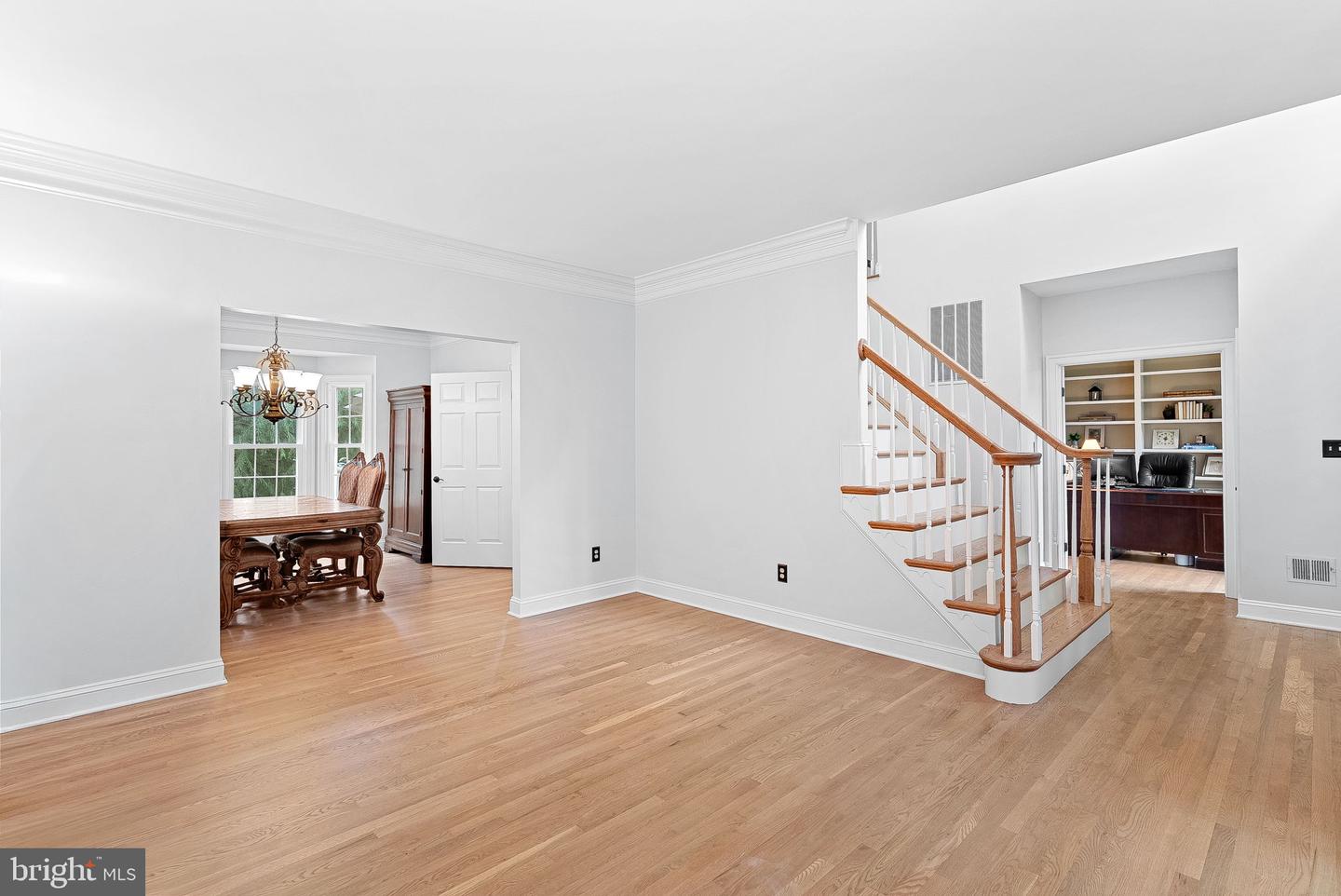 15700 TRAPSHIRE CT, WATERFORD, Virginia 20197, 5 Bedrooms Bedrooms, ,3 BathroomsBathrooms,Residential,For sale,15700 TRAPSHIRE CT,VALO2104380 MLS # VALO2104380