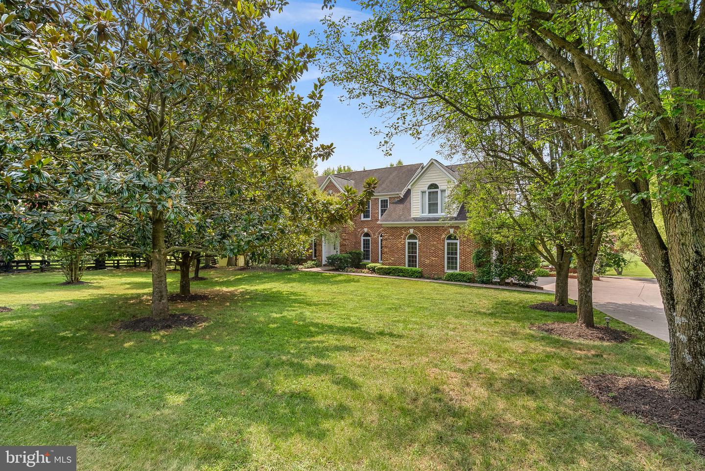 15700 TRAPSHIRE CT, WATERFORD, Virginia 20197, 5 Bedrooms Bedrooms, ,3 BathroomsBathrooms,Residential,For sale,15700 TRAPSHIRE CT,VALO2104380 MLS # VALO2104380