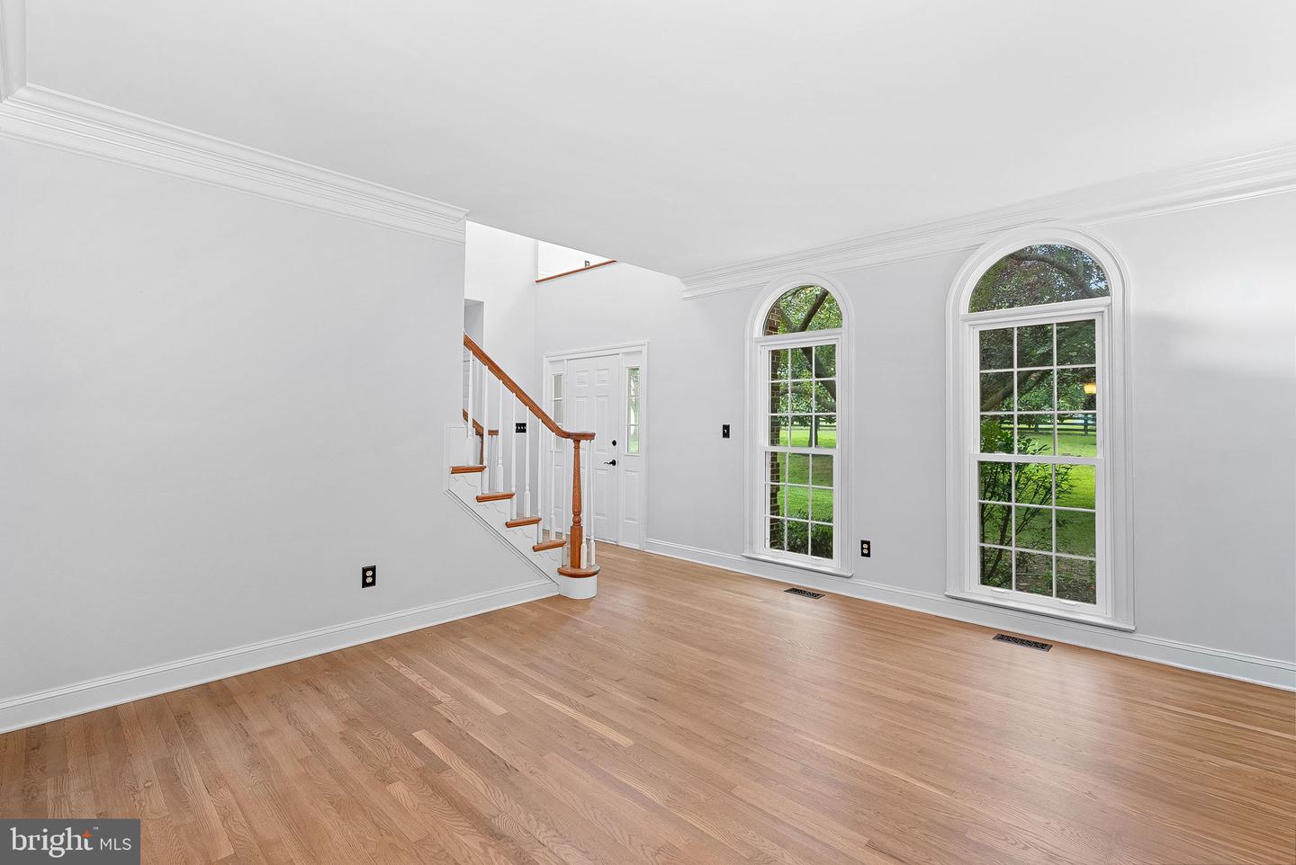 15700 TRAPSHIRE CT, WATERFORD, Virginia 20197, 5 Bedrooms Bedrooms, ,3 BathroomsBathrooms,Residential,For sale,15700 TRAPSHIRE CT,VALO2104380 MLS # VALO2104380