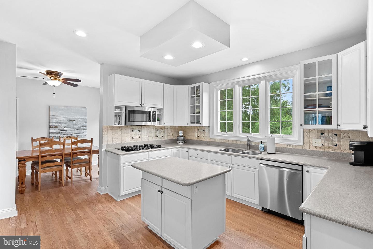 15700 TRAPSHIRE CT, WATERFORD, Virginia 20197, 5 Bedrooms Bedrooms, ,3 BathroomsBathrooms,Residential,For sale,15700 TRAPSHIRE CT,VALO2104380 MLS # VALO2104380
