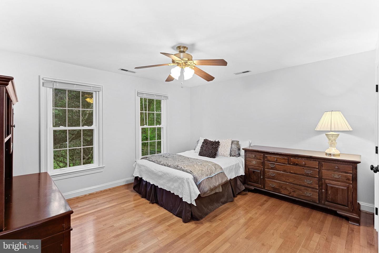 15700 TRAPSHIRE CT, WATERFORD, Virginia 20197, 5 Bedrooms Bedrooms, ,3 BathroomsBathrooms,Residential,For sale,15700 TRAPSHIRE CT,VALO2104380 MLS # VALO2104380