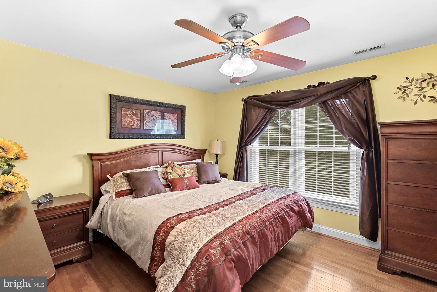 15700 TRAPSHIRE CT, WATERFORD, Virginia 20197, 5 Bedrooms Bedrooms, ,3 BathroomsBathrooms,Residential,For sale,15700 TRAPSHIRE CT,VALO2104380 MLS # VALO2104380