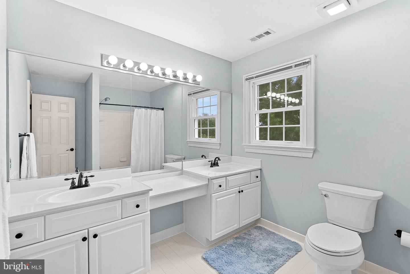 15700 TRAPSHIRE CT, WATERFORD, Virginia 20197, 5 Bedrooms Bedrooms, ,3 BathroomsBathrooms,Residential,For sale,15700 TRAPSHIRE CT,VALO2104380 MLS # VALO2104380
