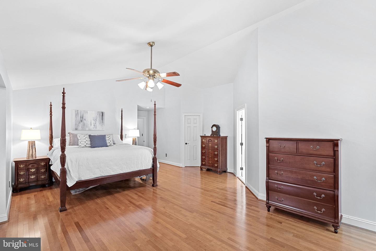 15700 TRAPSHIRE CT, WATERFORD, Virginia 20197, 5 Bedrooms Bedrooms, ,3 BathroomsBathrooms,Residential,For sale,15700 TRAPSHIRE CT,VALO2104380 MLS # VALO2104380