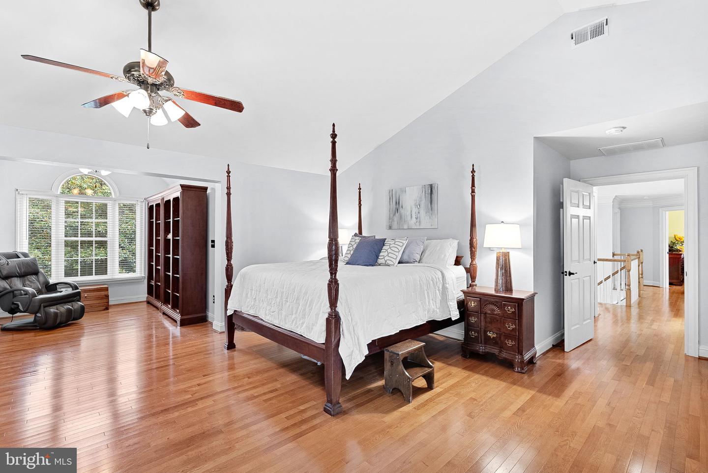 15700 TRAPSHIRE CT, WATERFORD, Virginia 20197, 5 Bedrooms Bedrooms, ,3 BathroomsBathrooms,Residential,For sale,15700 TRAPSHIRE CT,VALO2104380 MLS # VALO2104380