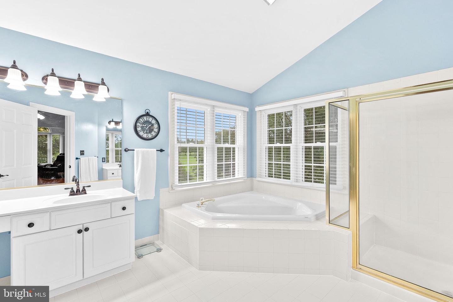 15700 TRAPSHIRE CT, WATERFORD, Virginia 20197, 5 Bedrooms Bedrooms, ,3 BathroomsBathrooms,Residential,For sale,15700 TRAPSHIRE CT,VALO2104380 MLS # VALO2104380