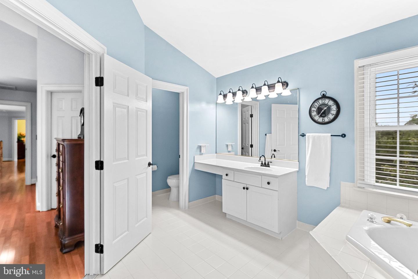 15700 TRAPSHIRE CT, WATERFORD, Virginia 20197, 5 Bedrooms Bedrooms, ,3 BathroomsBathrooms,Residential,For sale,15700 TRAPSHIRE CT,VALO2104380 MLS # VALO2104380