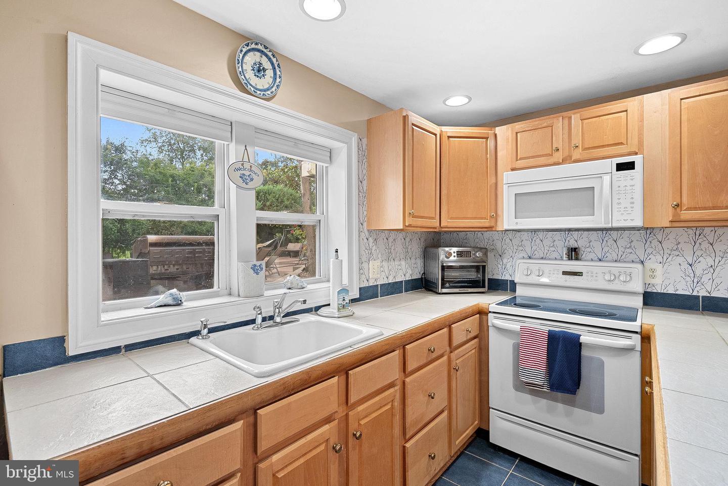 15700 TRAPSHIRE CT, WATERFORD, Virginia 20197, 5 Bedrooms Bedrooms, ,3 BathroomsBathrooms,Residential,For sale,15700 TRAPSHIRE CT,VALO2104380 MLS # VALO2104380