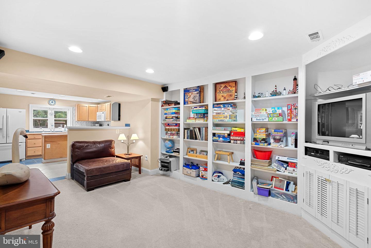 15700 TRAPSHIRE CT, WATERFORD, Virginia 20197, 5 Bedrooms Bedrooms, ,3 BathroomsBathrooms,Residential,For sale,15700 TRAPSHIRE CT,VALO2104380 MLS # VALO2104380