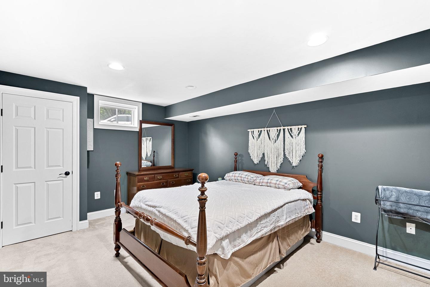 15700 TRAPSHIRE CT, WATERFORD, Virginia 20197, 5 Bedrooms Bedrooms, ,3 BathroomsBathrooms,Residential,For sale,15700 TRAPSHIRE CT,VALO2104380 MLS # VALO2104380