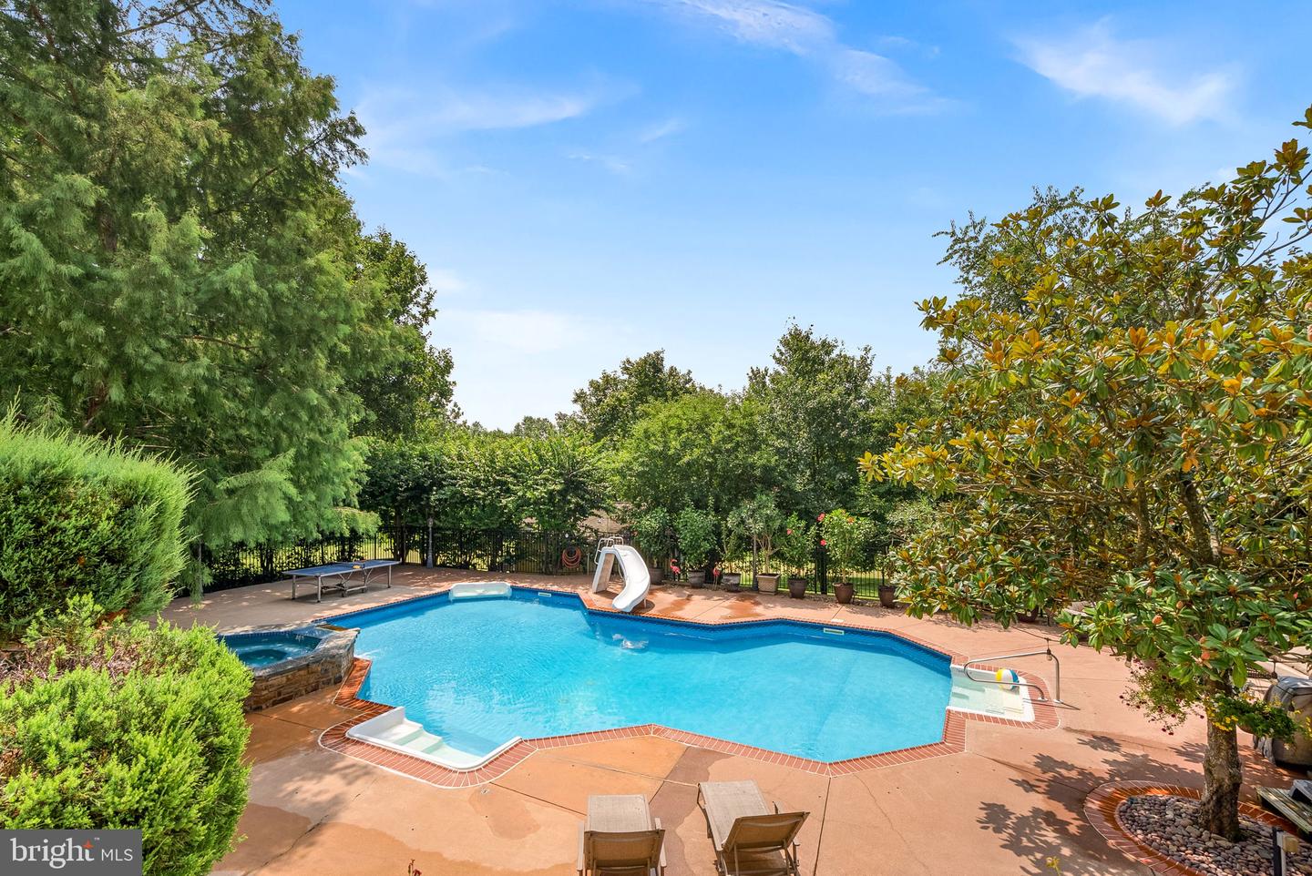 15700 TRAPSHIRE CT, WATERFORD, Virginia 20197, 5 Bedrooms Bedrooms, ,3 BathroomsBathrooms,Residential,For sale,15700 TRAPSHIRE CT,VALO2104380 MLS # VALO2104380
