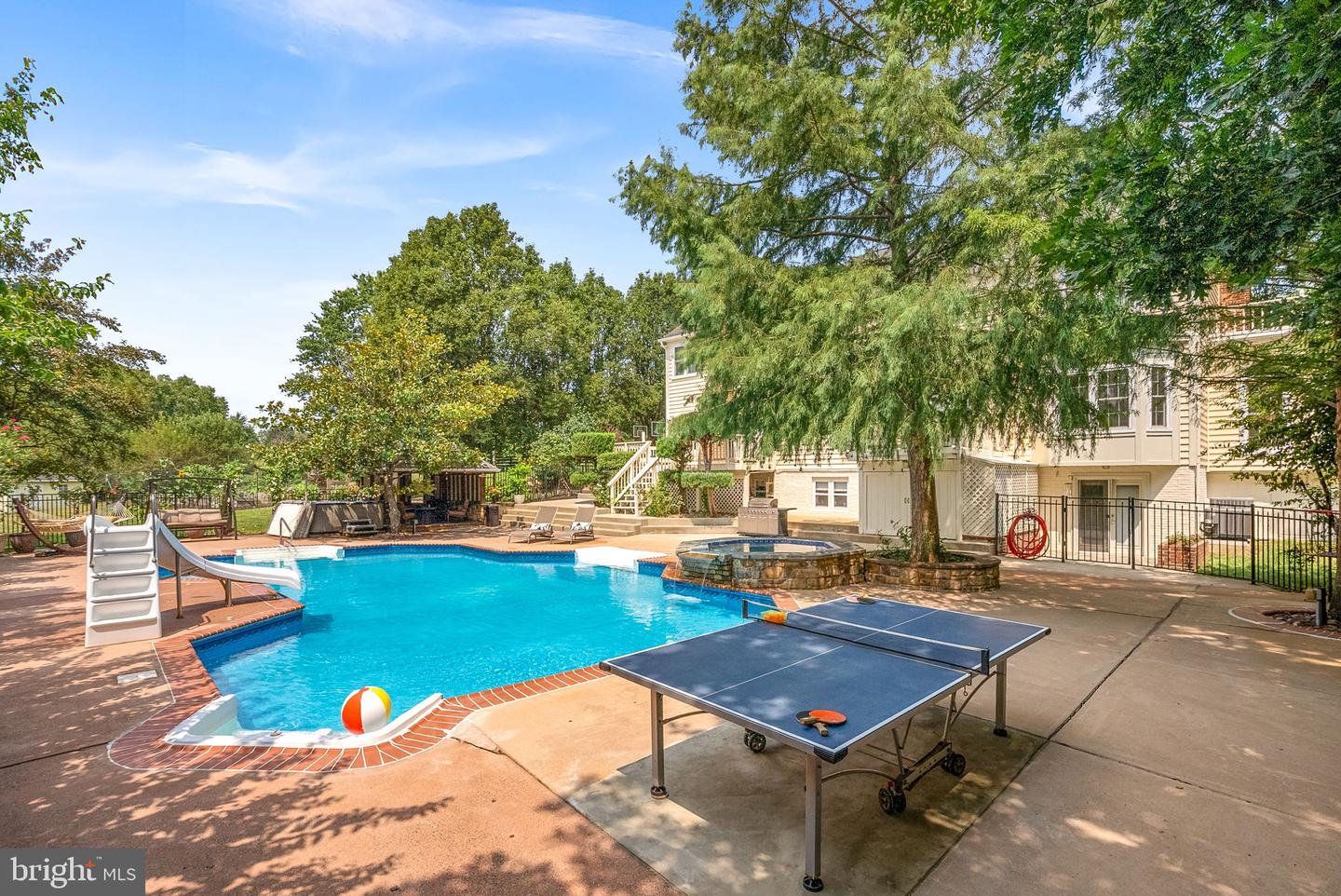 15700 TRAPSHIRE CT, WATERFORD, Virginia 20197, 5 Bedrooms Bedrooms, ,3 BathroomsBathrooms,Residential,For sale,15700 TRAPSHIRE CT,VALO2104380 MLS # VALO2104380