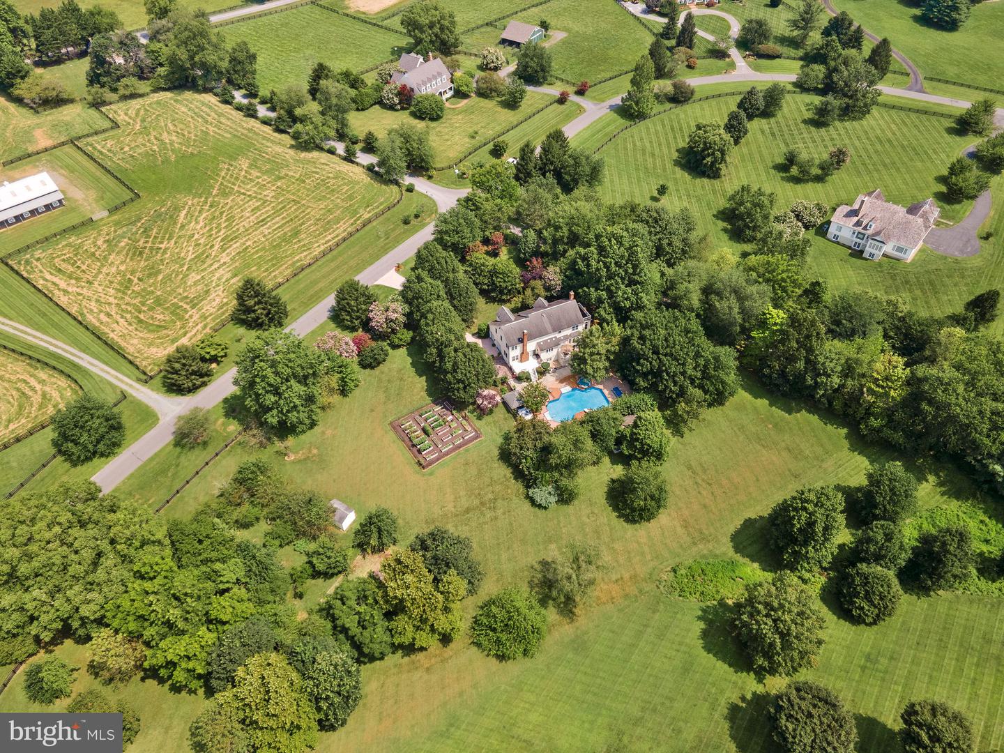 15700 TRAPSHIRE CT, WATERFORD, Virginia 20197, 5 Bedrooms Bedrooms, ,3 BathroomsBathrooms,Residential,For sale,15700 TRAPSHIRE CT,VALO2104380 MLS # VALO2104380