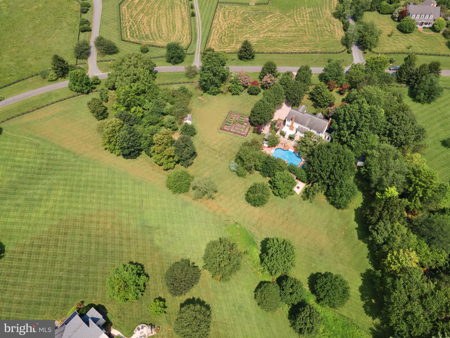 15700 TRAPSHIRE CT, WATERFORD, Virginia 20197, 5 Bedrooms Bedrooms, ,3 BathroomsBathrooms,Residential,For sale,15700 TRAPSHIRE CT,VALO2104380 MLS # VALO2104380
