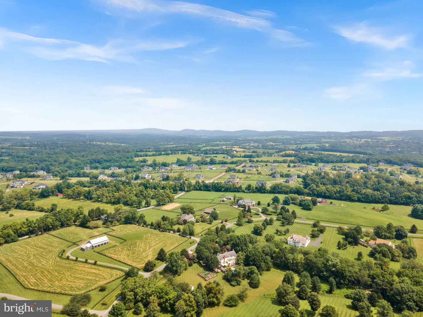15700 TRAPSHIRE CT, WATERFORD, Virginia 20197, 5 Bedrooms Bedrooms, ,3 BathroomsBathrooms,Residential,For sale,15700 TRAPSHIRE CT,VALO2104380 MLS # VALO2104380